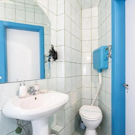 Mediterranean In Center Apartment *
