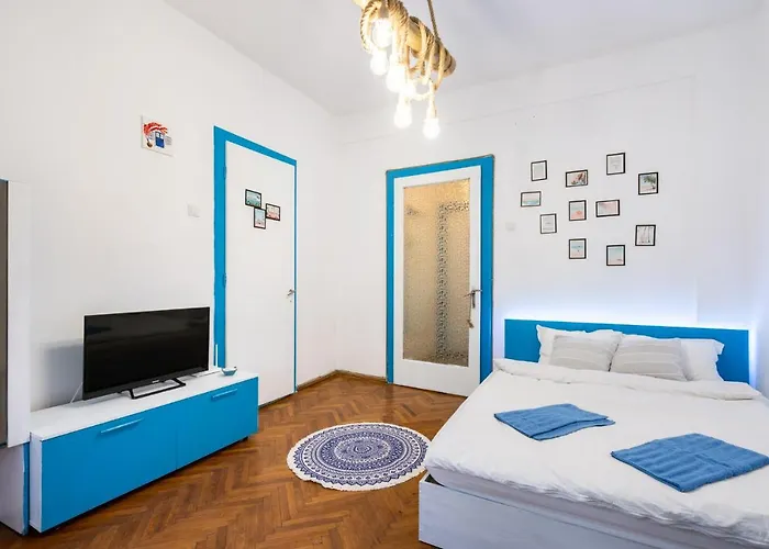 Mediterranean In Center Bucarest